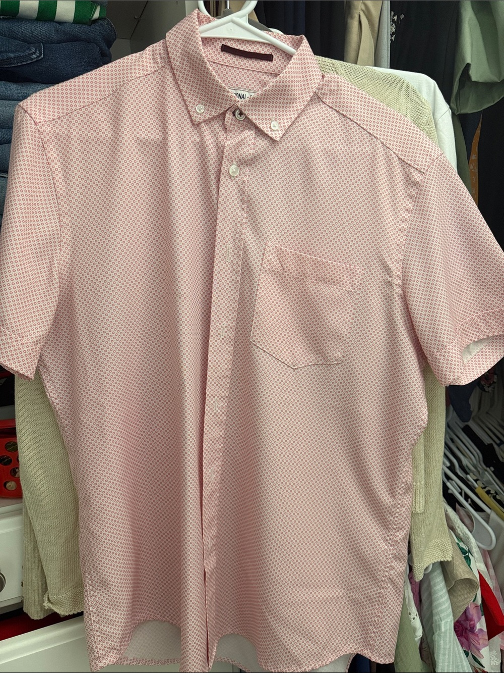 Men's Pink Short-Sleeve Button-Down Shirt
